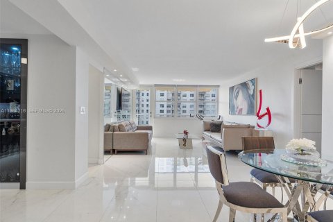 Снять в аренду кондоминиум в Санни-Айлс-Бич, Флорида 2 спальни, 100.98м2, № 2045480 - фото 7