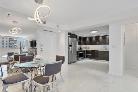 Снять в аренду кондоминиум в Санни-Айлс-Бич, Флорида 2 спальни, 100.98м2, № 2045480 - фото 15