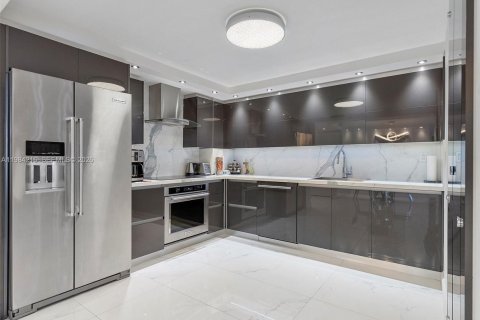 Снять в аренду кондоминиум в Санни-Айлс-Бич, Флорида 2 спальни, 100.98м2, № 2045480 - фото 17