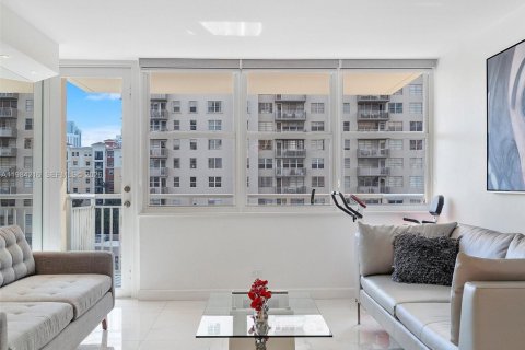 Снять в аренду кондоминиум в Санни-Айлс-Бич, Флорида 2 спальни, 100.98м2, № 2045480 - фото 10