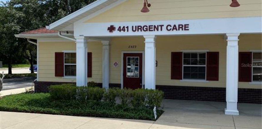 Propiedad comercial en The Villages, Florida № 1303217
