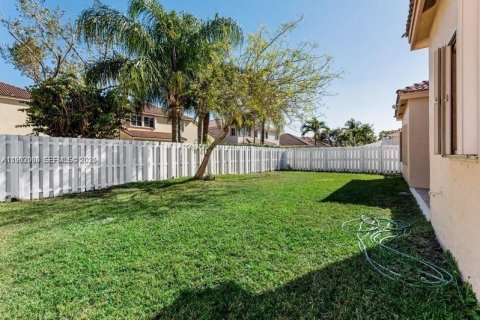 Villa ou maison à louer à Weston, Floride: 3 chambres, 197.42 m2 № 2025754 - photo 14
