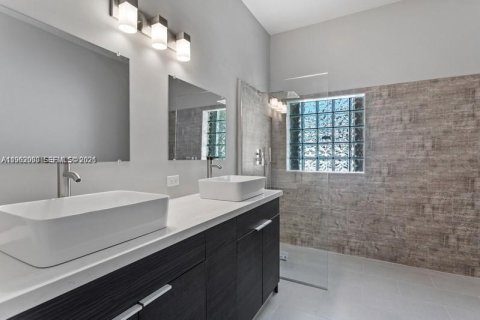 Villa ou maison à louer à Weston, Floride: 3 chambres, 197.42 m2 № 2025754 - photo 7