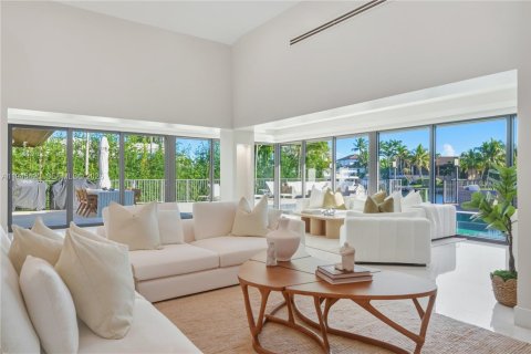 Villa ou maison à vendre à Coral Gables, Floride: 5 chambres, 406.82 m2 № 2002702 - photo 2