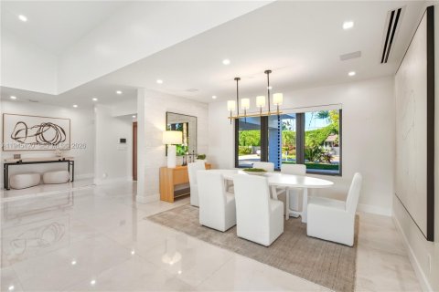 Villa ou maison à vendre à Coral Gables, Floride: 5 chambres, 406.82 m2 № 2002702 - photo 7