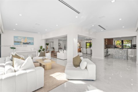 Villa ou maison à vendre à Coral Gables, Floride: 5 chambres, 406.82 m2 № 2002702 - photo 19
