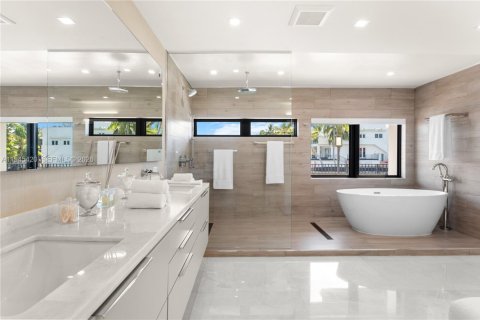 Villa ou maison à vendre à Coral Gables, Floride: 5 chambres, 406.82 m2 № 2002702 - photo 23