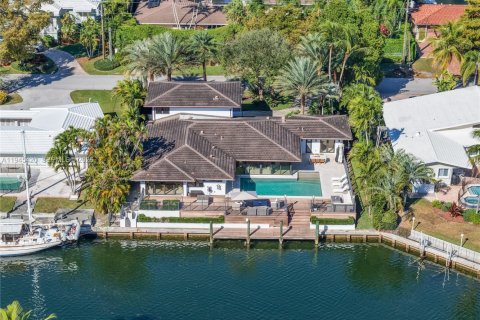 Villa ou maison à vendre à Coral Gables, Floride: 5 chambres, 406.82 m2 № 2002702 - photo 4