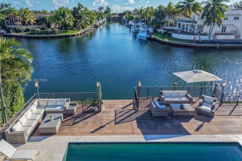 Villa ou maison à vendre à Coral Gables, Floride: 5 chambres, 406.82 m2 № 2002702 - photo 13