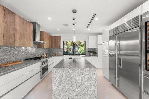 Villa ou maison à vendre à Coral Gables, Floride: 5 chambres, 406.82 m2 № 2002702 - photo 6