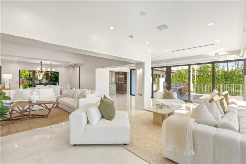 Villa ou maison à vendre à Coral Gables, Floride: 5 chambres, 406.82 m2 № 2002702 - photo 9