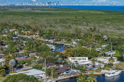 Villa ou maison à vendre à Coral Gables, Floride: 5 chambres, 406.82 m2 № 2002702 - photo 5