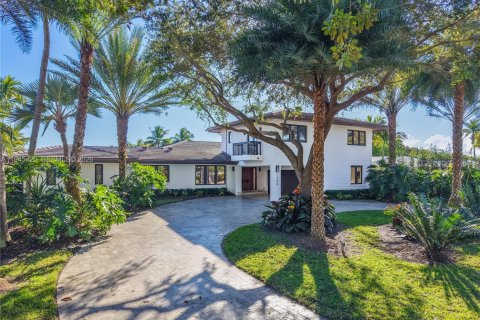 Villa ou maison à vendre à Coral Gables, Floride: 5 chambres, 406.82 m2 № 2002702 - photo 1