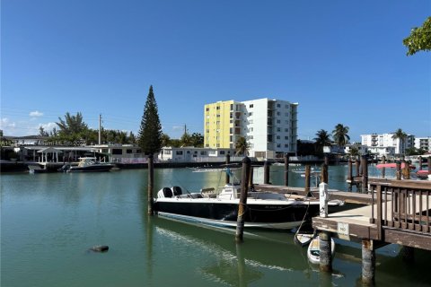 Condominio en venta en Miami Beach, Florida, 1 dormitorio, 74.23 m2 № 1692476 - foto 8