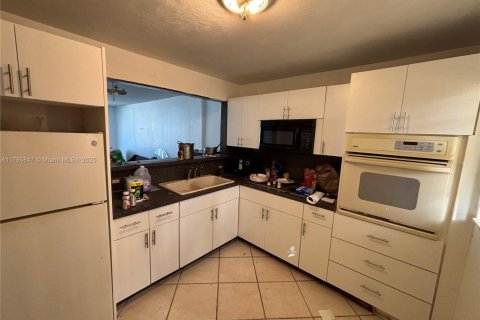 Condominio en venta en Miami Beach, Florida, 1 dormitorio, 74.23 m2 № 1692476 - foto 4