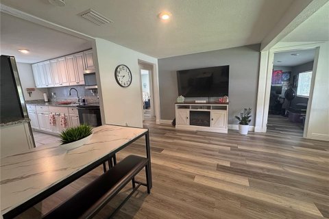 House in Kissimmee, Florida 3 bedrooms, 97.36 sq.m. № 1907491 - photo 4