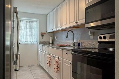 House in Kissimmee, Florida 3 bedrooms, 97.36 sq.m. № 1907491 - photo 7