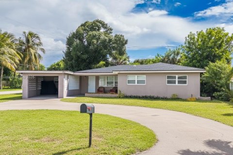 House in Oakland Park, Florida 4 bedrooms, 161.56 sq.m. № 1945126 - photo 20
