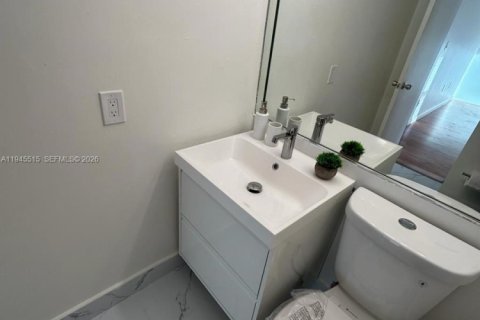 Condo in North Miami Beach, Florida, 1 bedroom  № 2002354 - photo 30