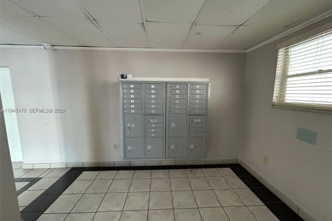 Condo in North Miami Beach, Florida, 1 bedroom  № 2002354 - photo 7