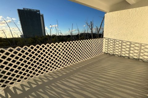 Condo in North Miami Beach, Florida, 1 bedroom  № 2002354 - photo 27