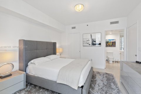 Condo in Miami, Florida, 2 bedrooms № 2194046 - photo 14
