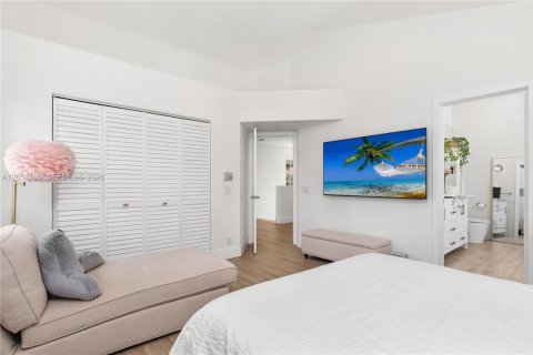 House in Weston, Florida 3 bedrooms, 190.17 sq.m. № 2260057 - photo 23