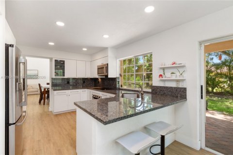 House in Weston, Florida 3 bedrooms, 190.17 sq.m. № 2260057 - photo 13
