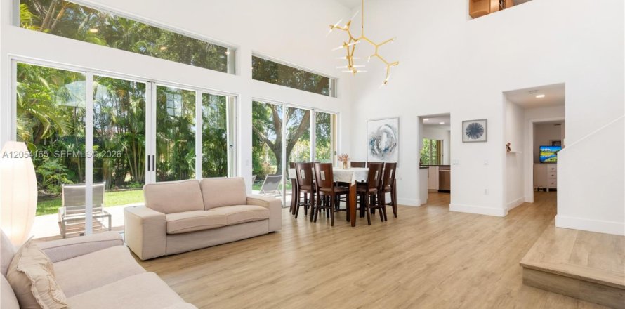 House in Weston, Florida 3 bedrooms, 190.17 sq.m. № 2260057