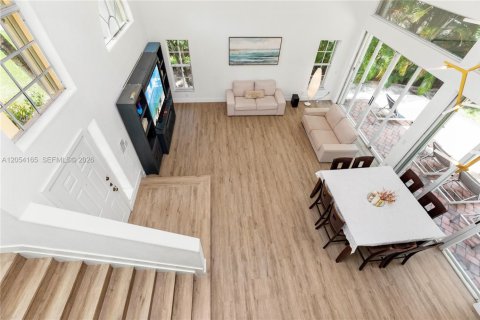 House in Weston, Florida 3 bedrooms, 190.17 sq.m. № 2260057 - photo 2