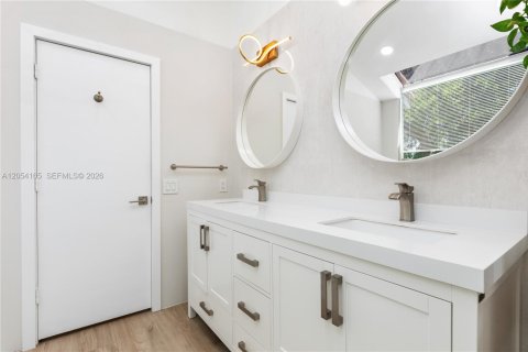 House in Weston, Florida 3 bedrooms, 190.17 sq.m. № 2260057 - photo 27