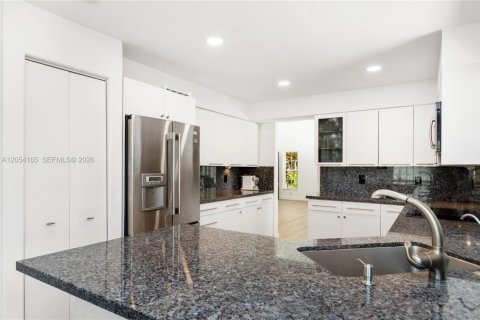 House in Weston, Florida 3 bedrooms, 190.17 sq.m. № 2260057 - photo 16