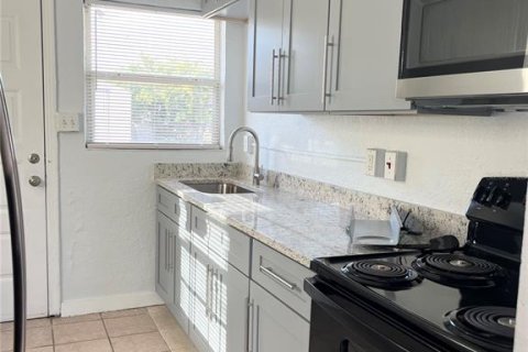 Propiedad comercial en venta en Lake Wales, Florida, 231.88 m2 № 1509141 - foto 4