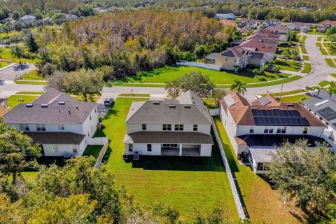 House in Kissimmee, Florida 5 bedrooms, 386.01 sq.m. № 1555394 - photo 15