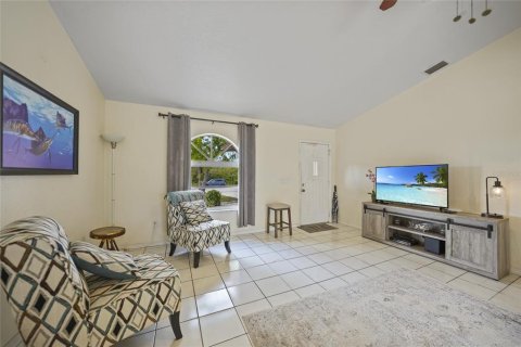 Villa ou maison à vendre à Port Charlotte, Floride: 3 chambres, 120.77 m2 № 1555168 - photo 3