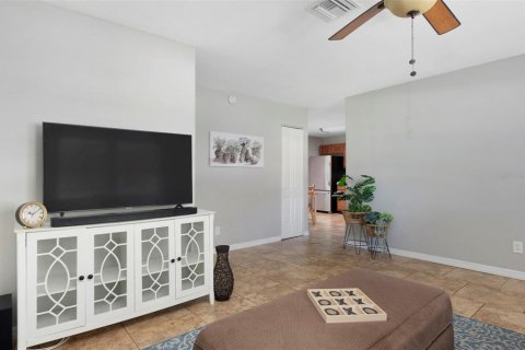 Casa en venta en Saint Petersburg, Florida, 3 dormitorios, 116.78 m2 № 2237964 - foto 4