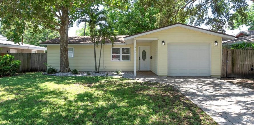 Casa en Saint Petersburg, Florida 3 dormitorios, 116.78 m2 № 2237964