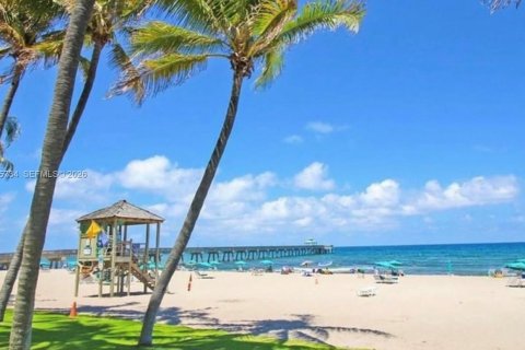 Condominio en venta en Deerfield Beach, Florida, 1 dormitorio, 66.8 m2 № 2002087 - foto 24