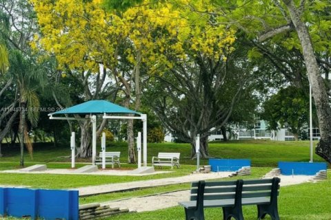 Condominio en venta en Deerfield Beach, Florida, 1 dormitorio, 66.8 m2 № 2002087 - foto 18