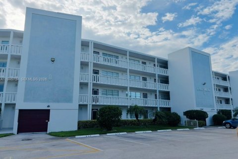 Condominio en venta en Deerfield Beach, Florida, 1 dormitorio, 66.8 m2 № 2002087 - foto 12