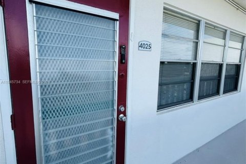 Condominio en venta en Deerfield Beach, Florida, 1 dormitorio, 66.8 m2 № 2002087 - foto 11