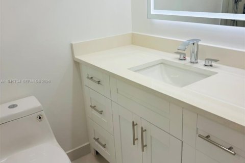 Condominio en venta en Deerfield Beach, Florida, 1 dormitorio, 66.8 m2 № 2002087 - foto 4