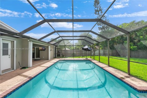 House in Sunrise, Florida 4 bedrooms, 175.12 sq.m. № 1875011 - photo 21