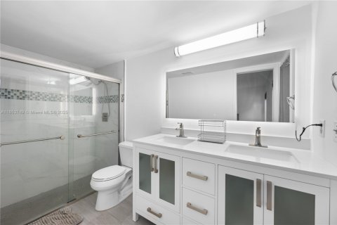 House in Sunrise, Florida 4 bedrooms, 175.12 sq.m. № 1875011 - photo 27