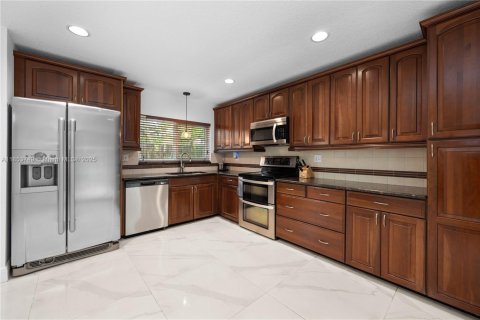 House in Sunrise, Florida 4 bedrooms, 175.12 sq.m. № 1875011 - photo 11