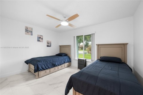 House in Sunrise, Florida 4 bedrooms, 175.12 sq.m. № 1875011 - photo 17