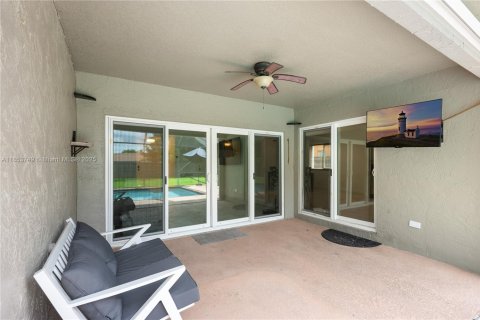 House in Sunrise, Florida 4 bedrooms, 175.12 sq.m. № 1875011 - photo 23