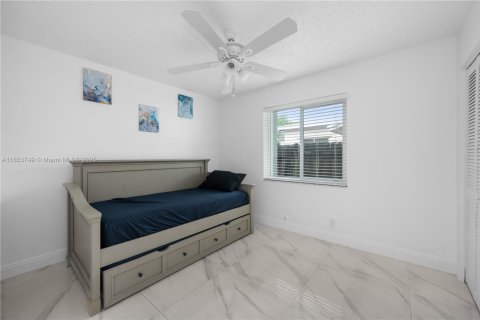 House in Sunrise, Florida 4 bedrooms, 175.12 sq.m. № 1875011 - photo 18