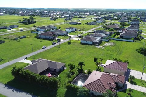 Commercial property in Cape Coral, Florida № 2241573 - photo 6