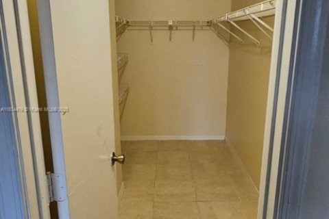 Copropriété à louer à Hollywood, Floride: 1 chambre, 61.22 m2 № 1925733 - photo 9
